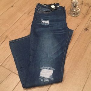 Fashion Nova Distressed Jeans NWT